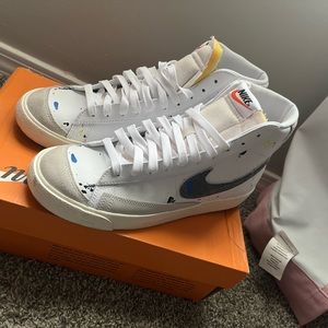 Lightly worn Nike Blazer ( mens 9 )